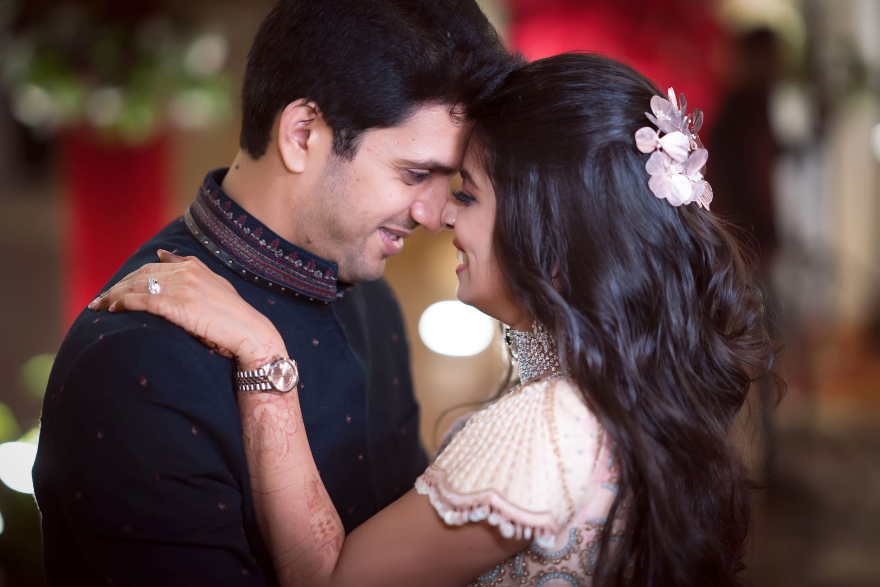 candid_wedding_couple_photoshoot